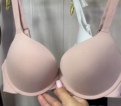 Классический очень качественный бюст бренда Balaloum. Внутри чашки средний пушап. 