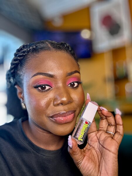 Light orange glitter lipgloss