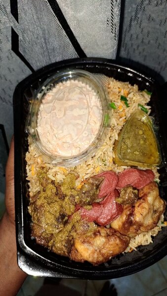 Jollof , fried rice . Angwamoo