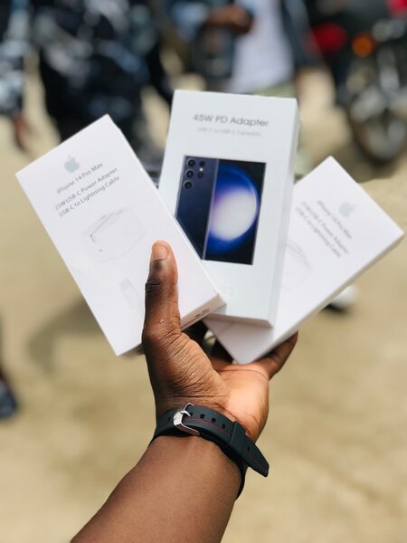 iPhone and Samsung type C