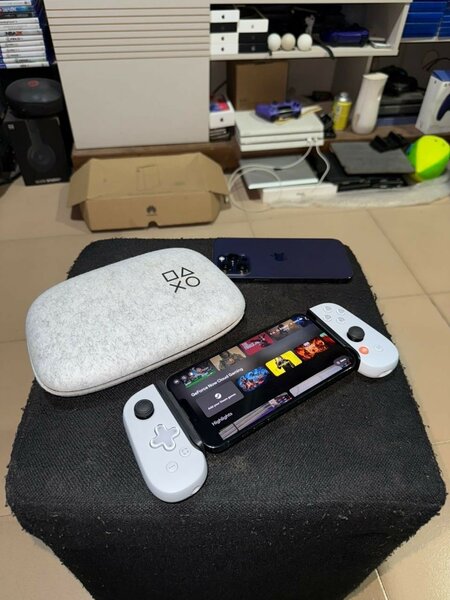 PlayStation Backbone (iPhone )