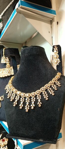 Ladies necklace