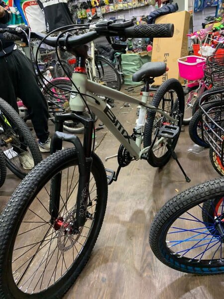 Vélo VTT tout suspendu Emax