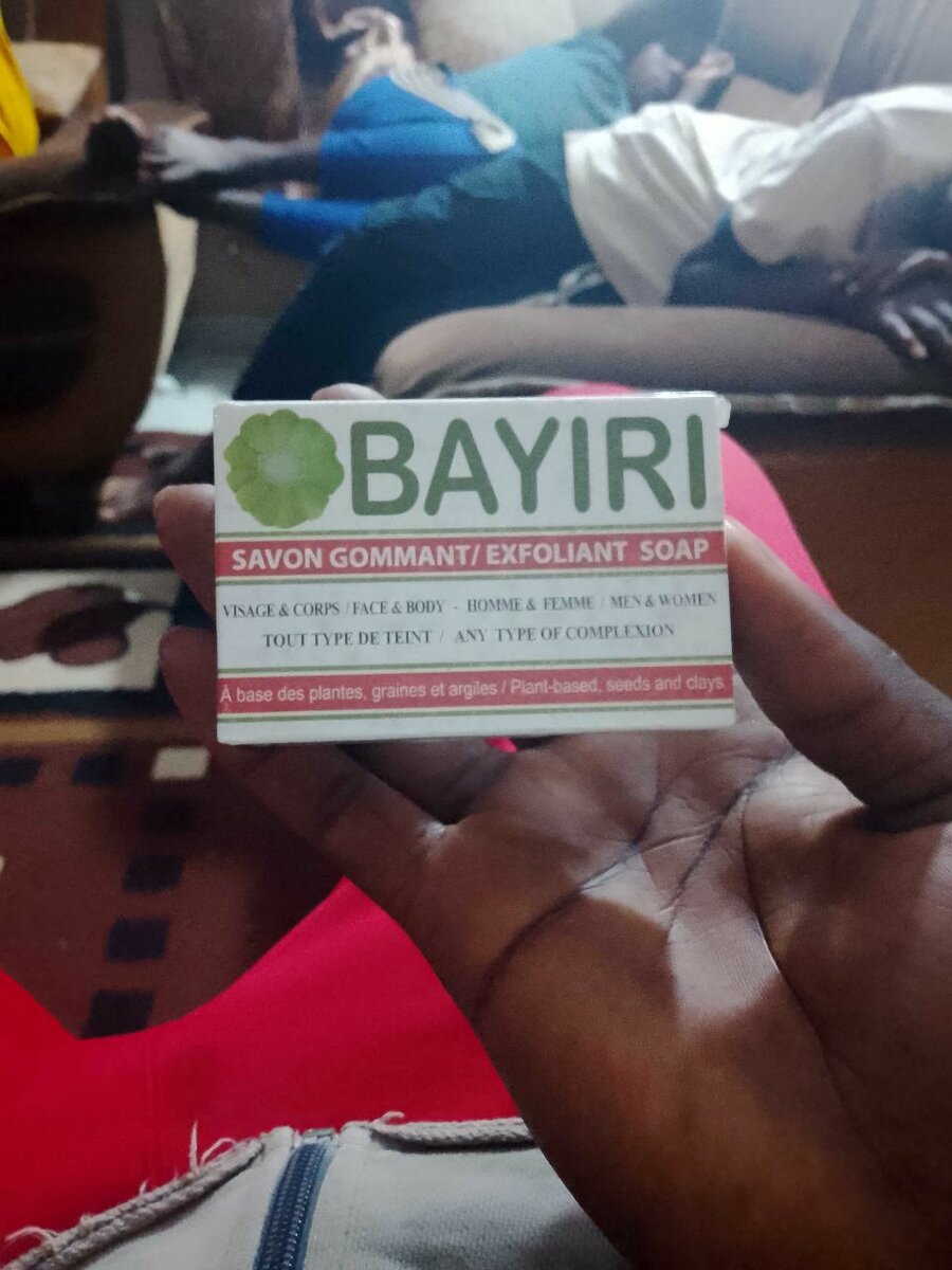 Savon gommant BAYIRI - exfoliant naturel pour le corps et le visage