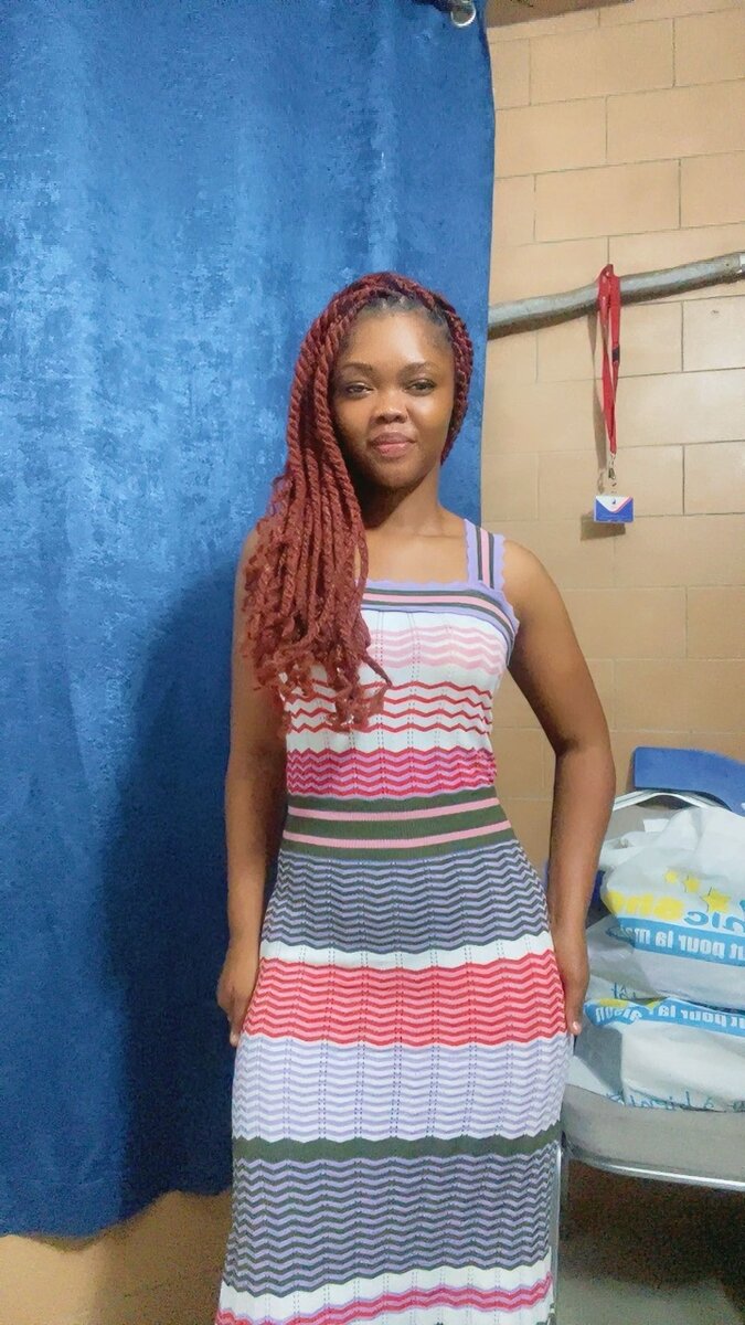 Robe rayée multicolore élégante