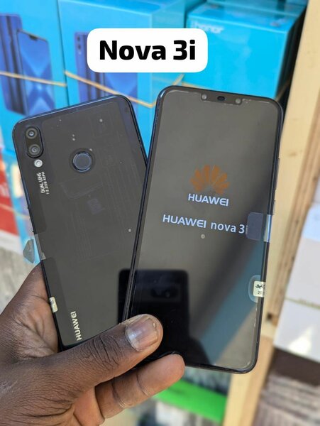 Huawei Nova 3i original Quasi neuf ROM 128GB RAM 6GB