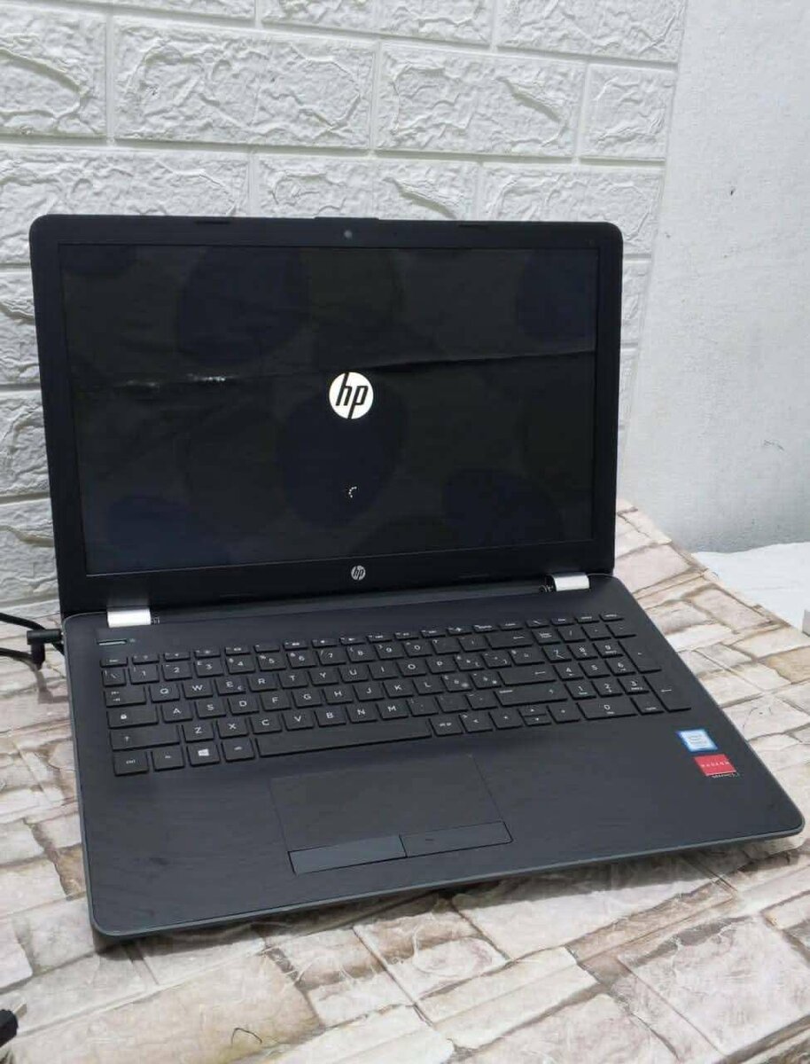 HP Laptop Fiable et Puissant