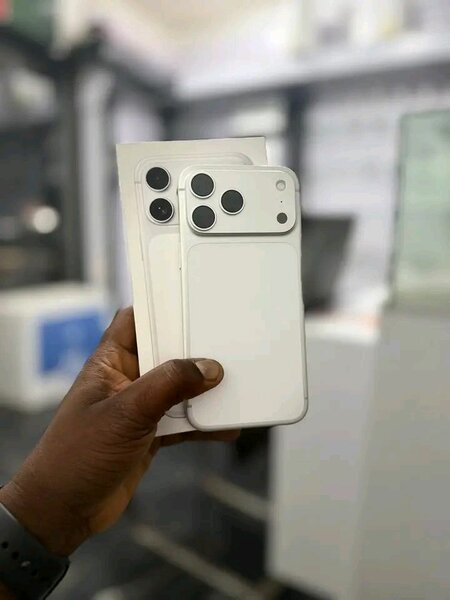 Smartphone blanc élégant