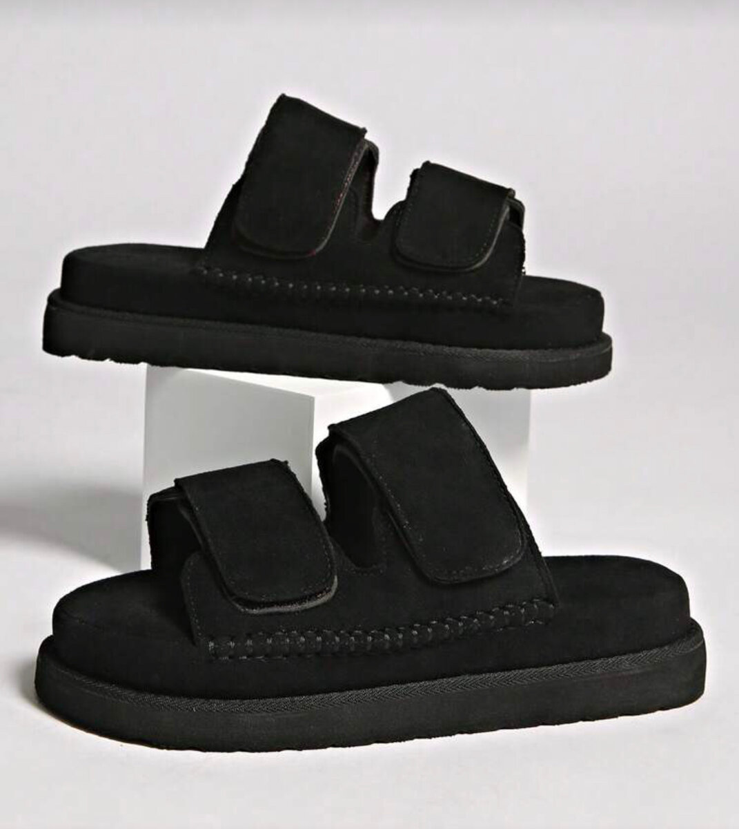 Sandales Compensées Noires Élégantes