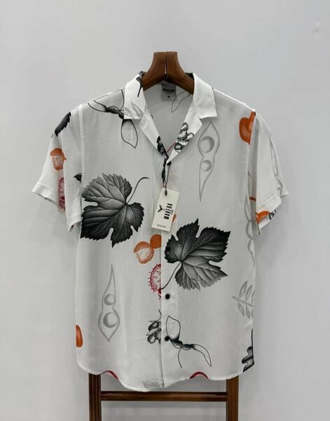 Chemise à motifs floraux