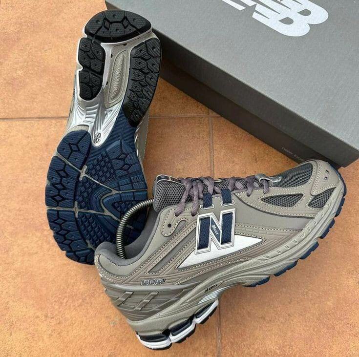 New balance kicks
