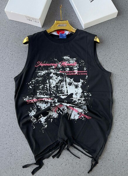 Designed armless shirts