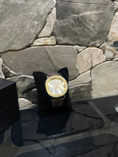 Montre Élégante en Cuir
