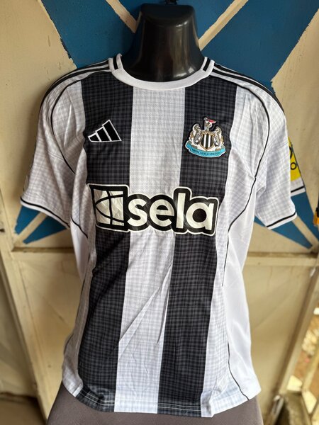 Maillots de football modernes