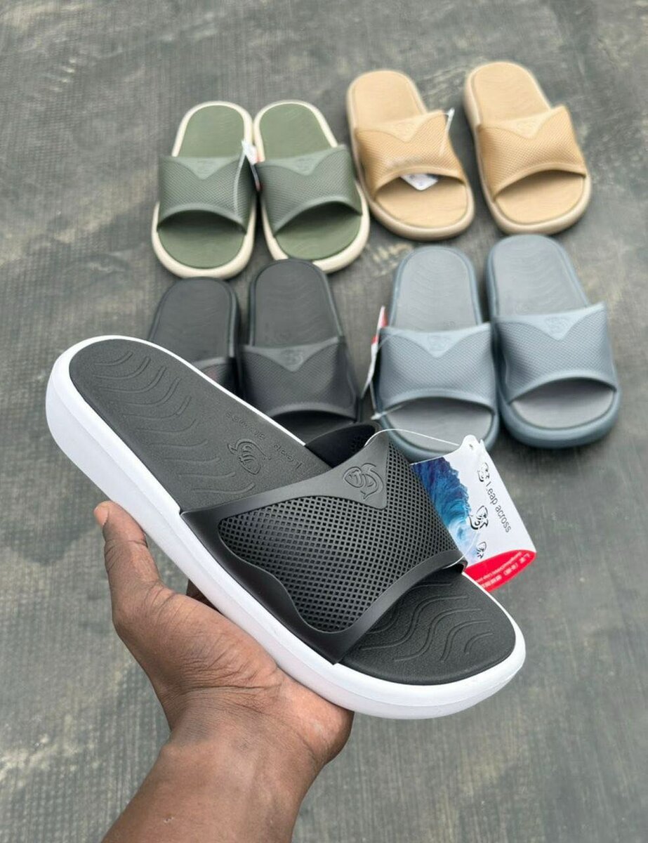 Claquettes Confortables Homme