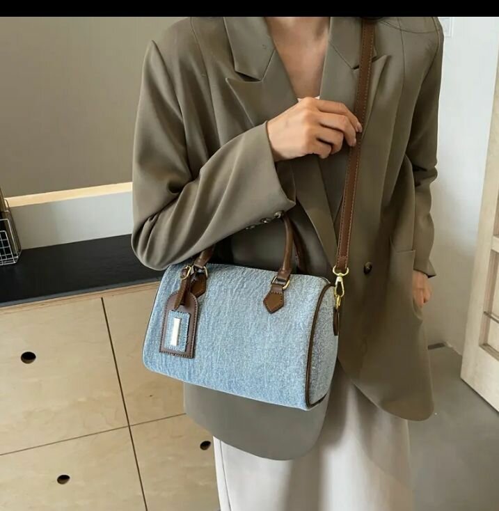 Sac à main bleu élégant