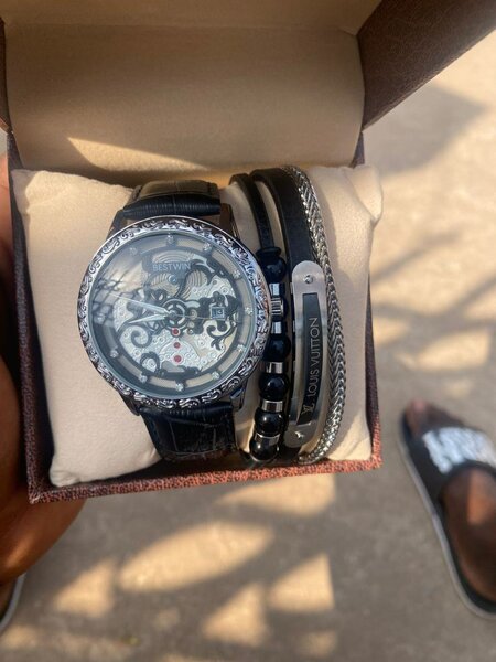 Leather watch with bracelet set