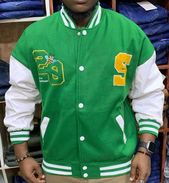 Veste universitaire style varsity