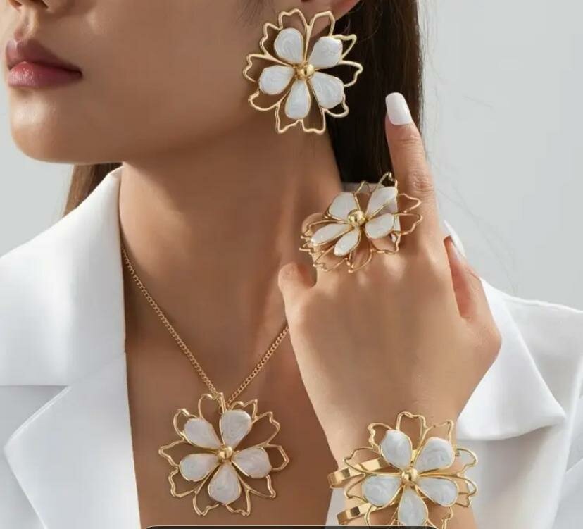 Set de bijoux fleuris élégants