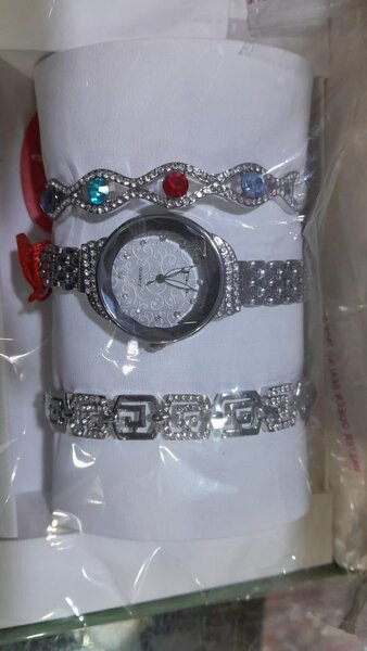 Gift box watches set
