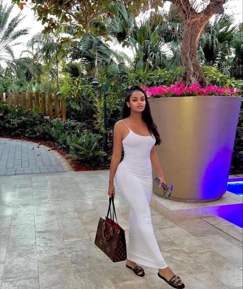 Robe Midi Élégante Plissée