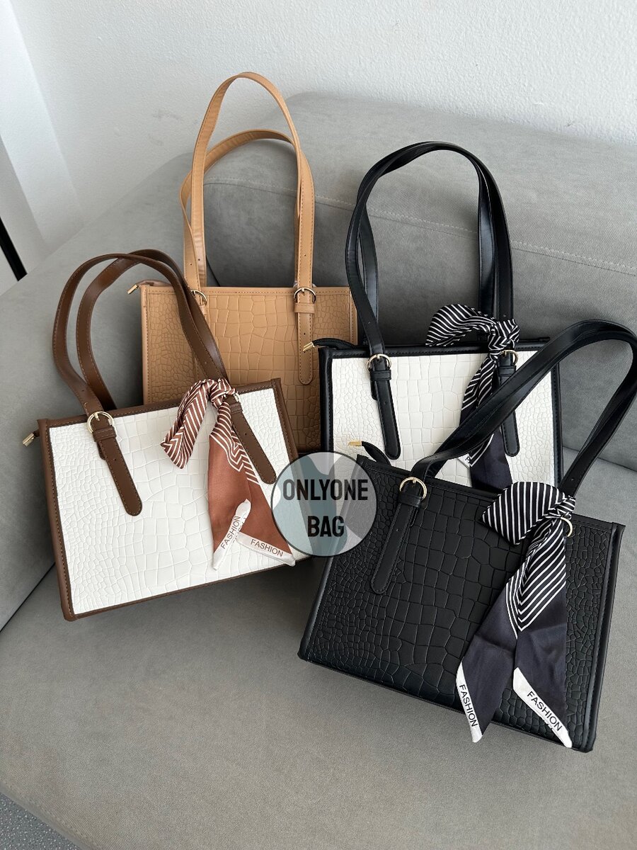 Сумка среднего размера