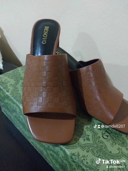 Quality women slippers