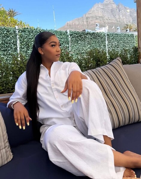 Ensemble d'été blanc élégant