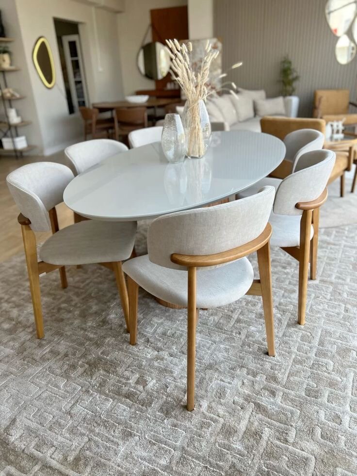 Table à manger moderne ovale