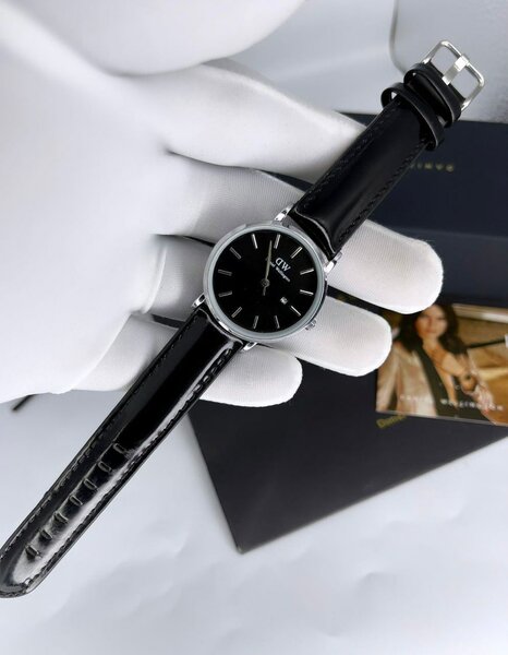 MONTRE LUXE FEMME  DW