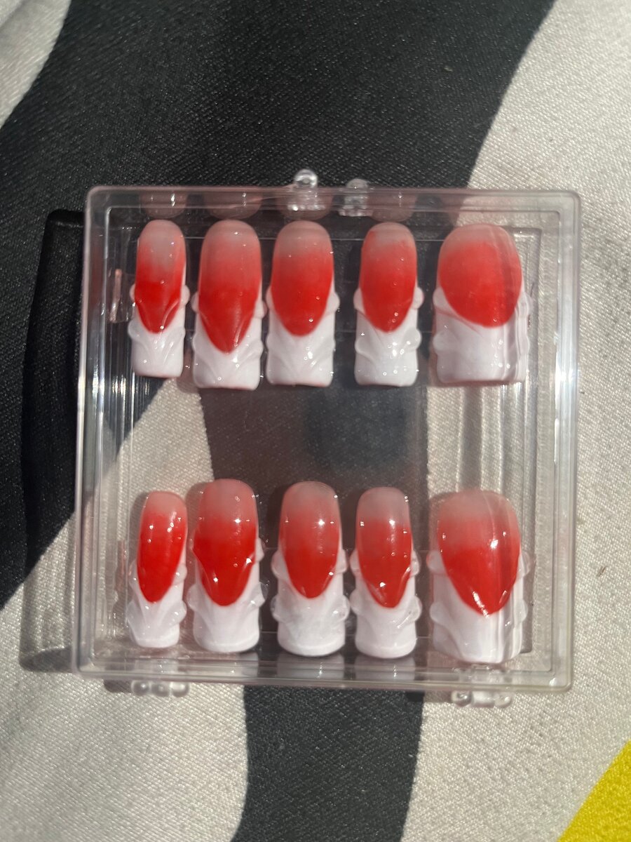 Ongles Fausse Rouge Dégradé