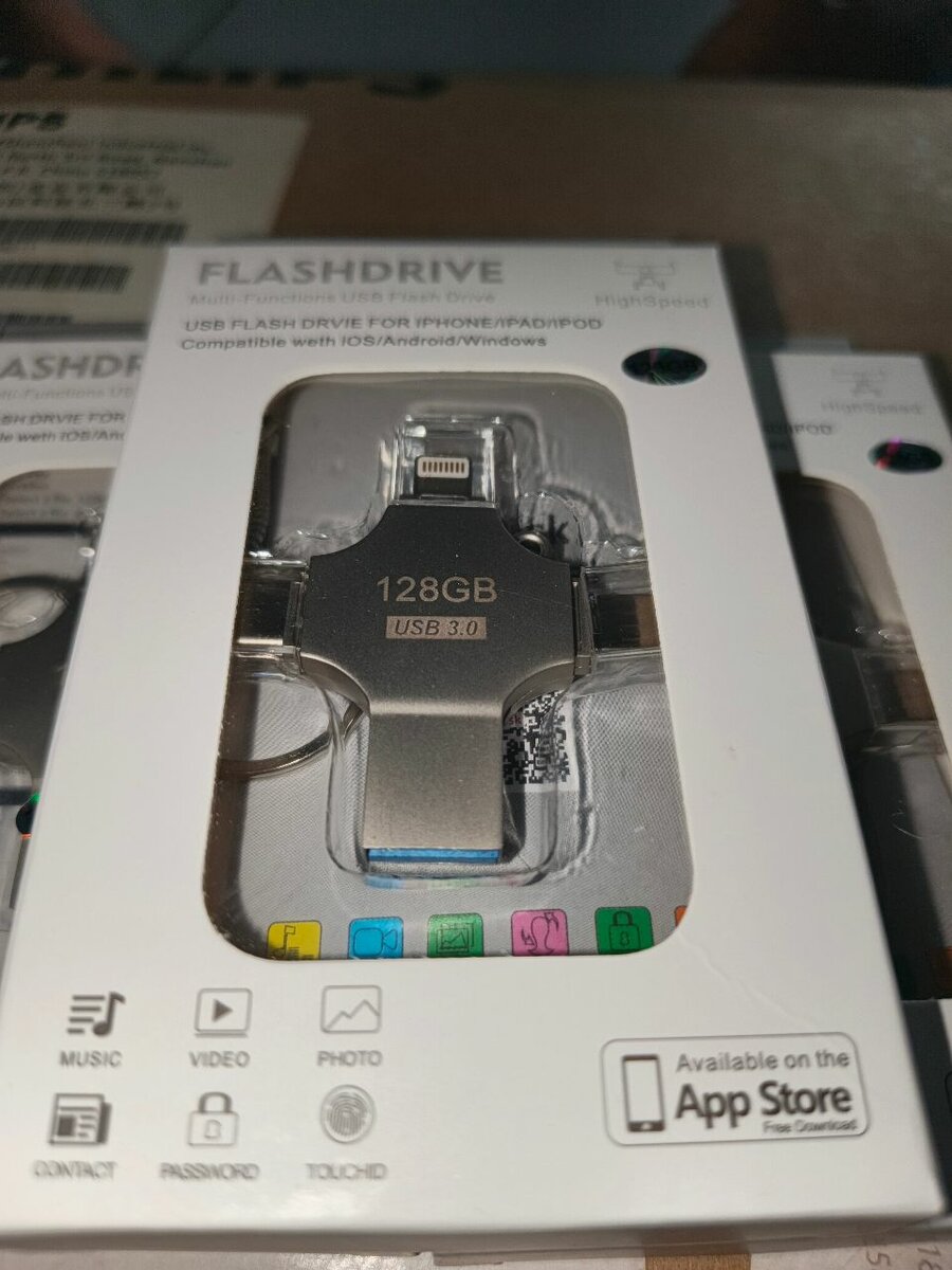 128 GB - Clé USB (4en1)