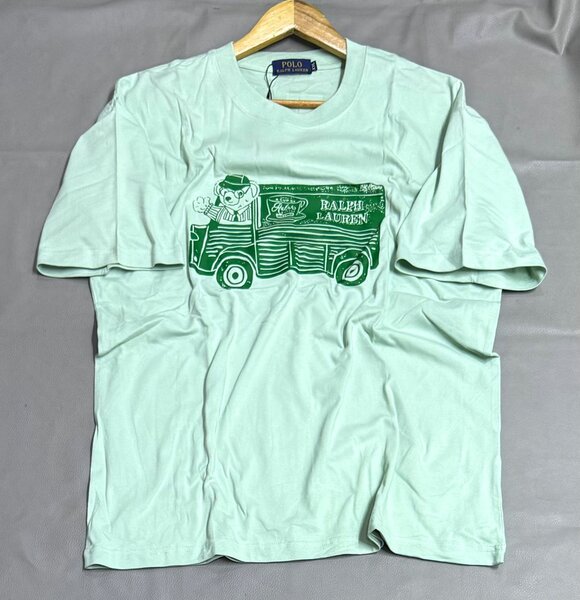 T-shirt vert avec camion Polo
