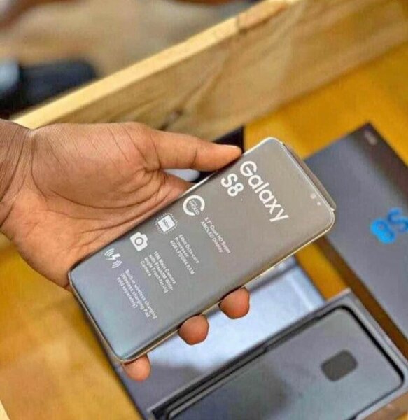 Samsung Galaxy S8 Smartphone