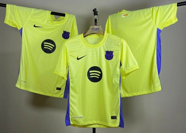 Maillot de football jaune