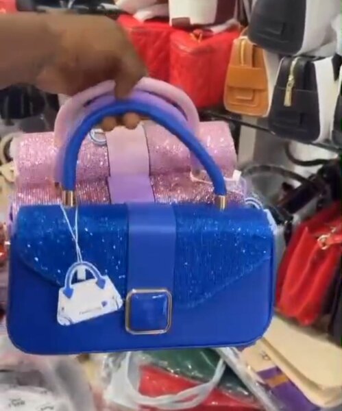 Sac à main pailleté bleu