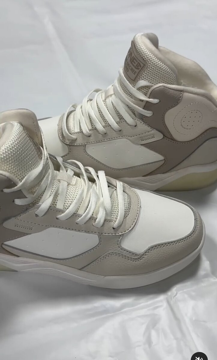 Эти стильные кроссовки – идеальное сочетание комфорта и модного дизайна.