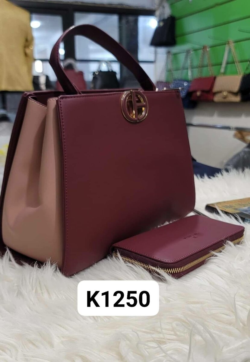 Stylish women's handbag red