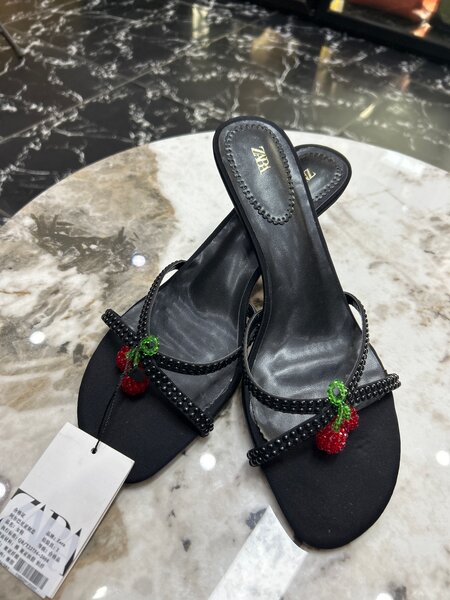 Sandales Zara Cerises Élégantes
