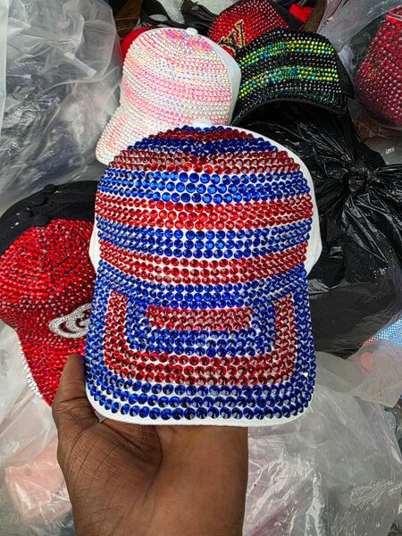 Casquette Strass Éclatante