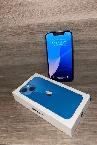 iPhone 13 simple