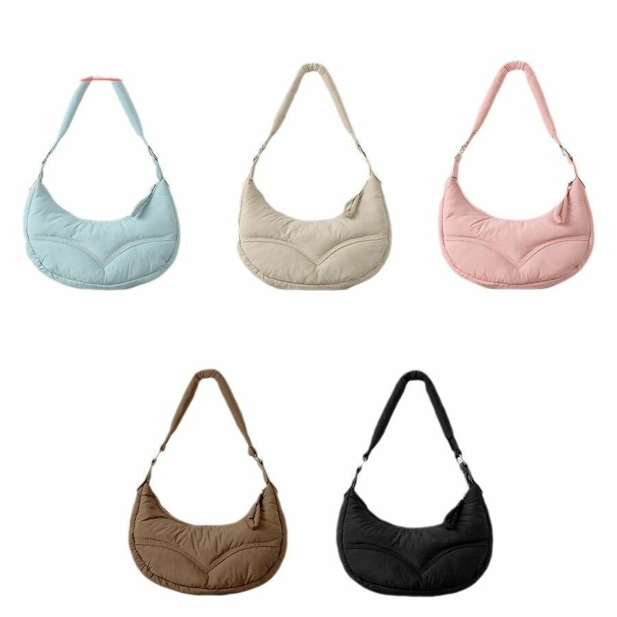 Сумка стеганная в форме полумесяца