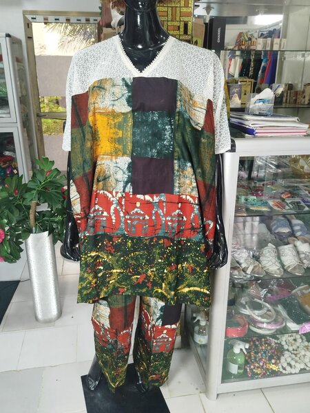 Robe moderne avec motifs