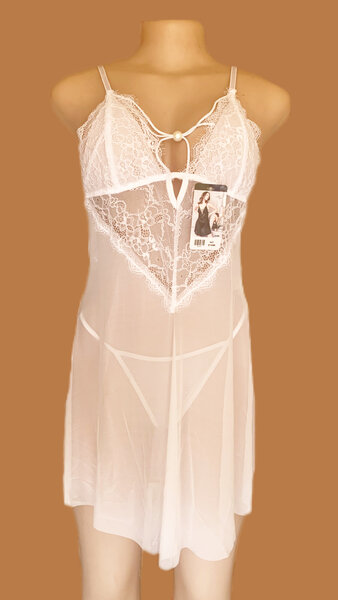 Nuisette en dentelle blanche