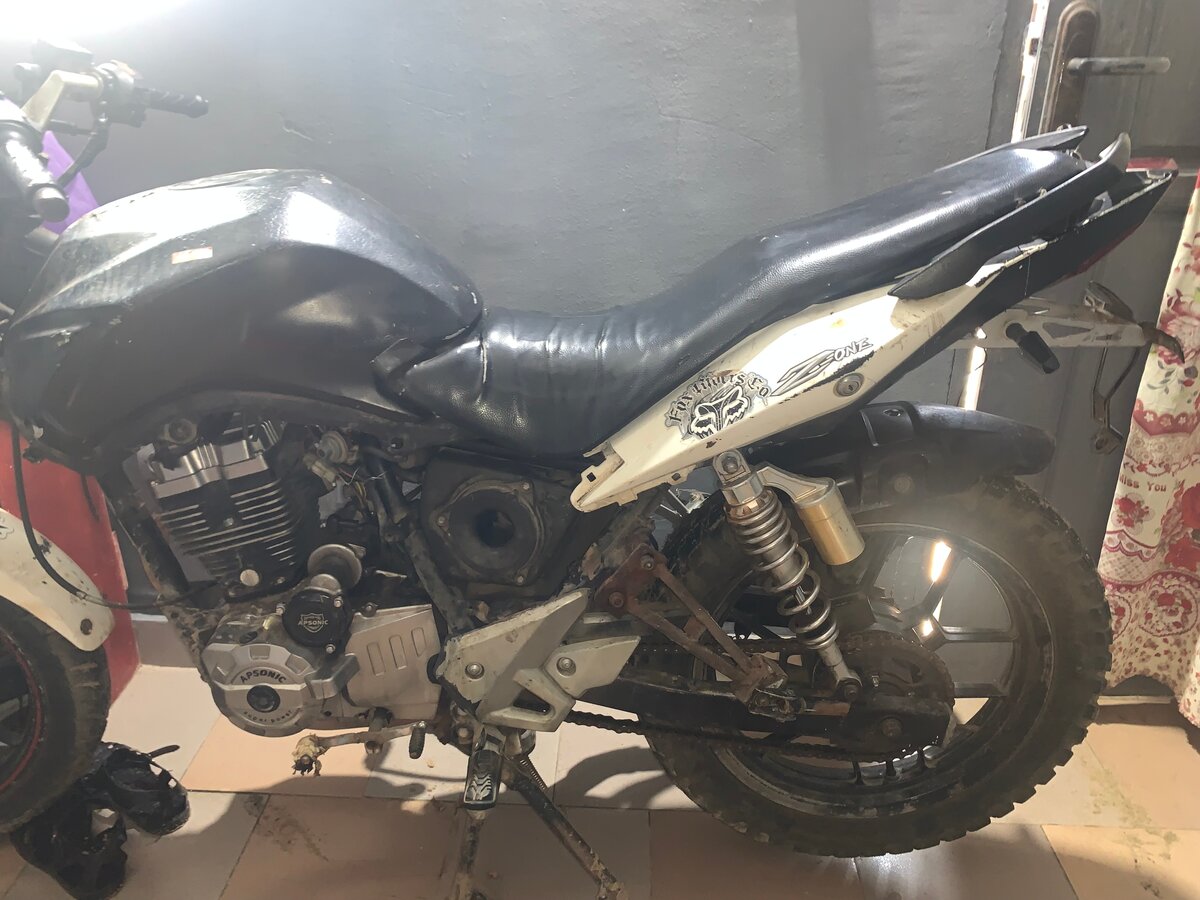 MOTO Z ONE avec moteur AP150