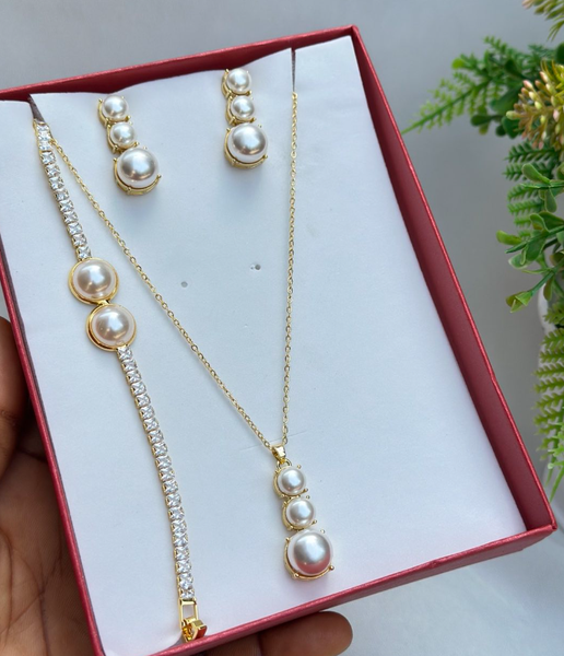 Beautiful jewelry set