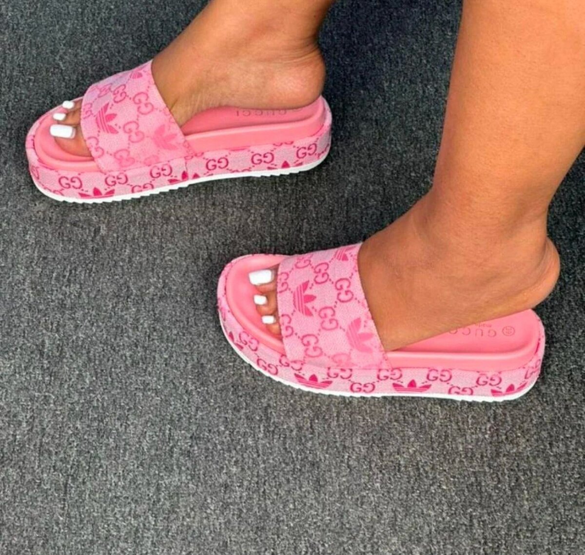 Ladies slippers