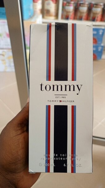 Tommy Hilfiger perfume