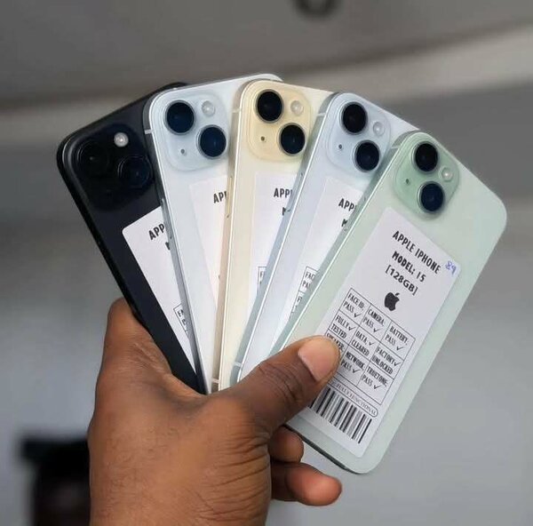 iPhone 15 - 128GB Casi neuf