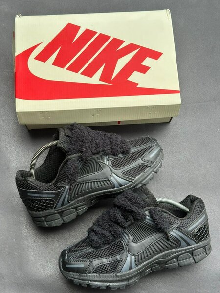 Nike Sneakers Noires Unisexes